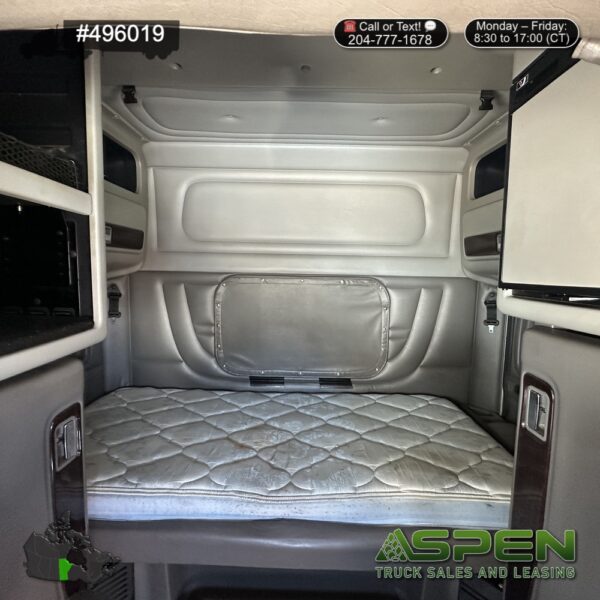 2019 Peterbilt 389 | Stock#: 496019 - Image 12