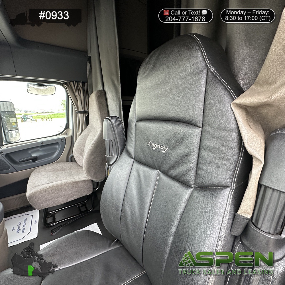 2018 Freightliner CA125 | Stock#: 0933 - Image 11