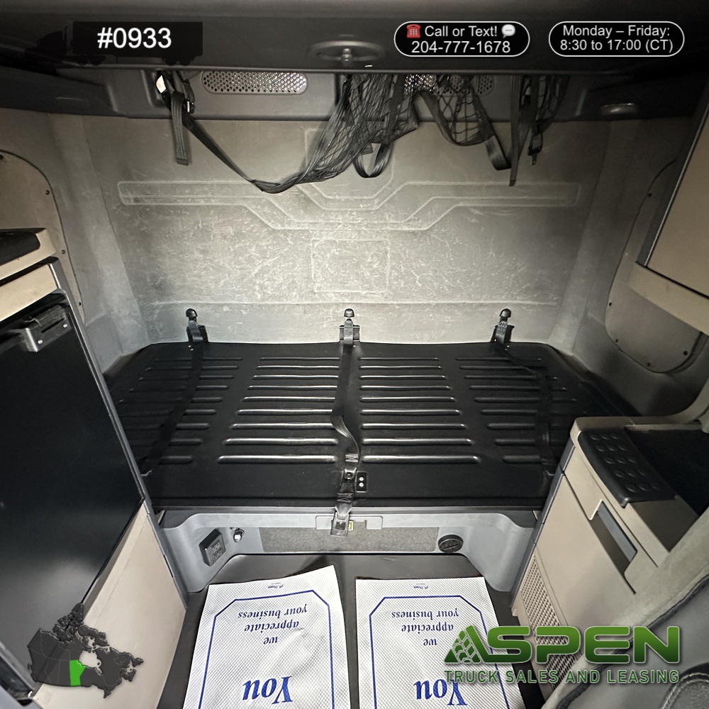 2018 Freightliner CA125 | Stock#: 0933 - Image 12